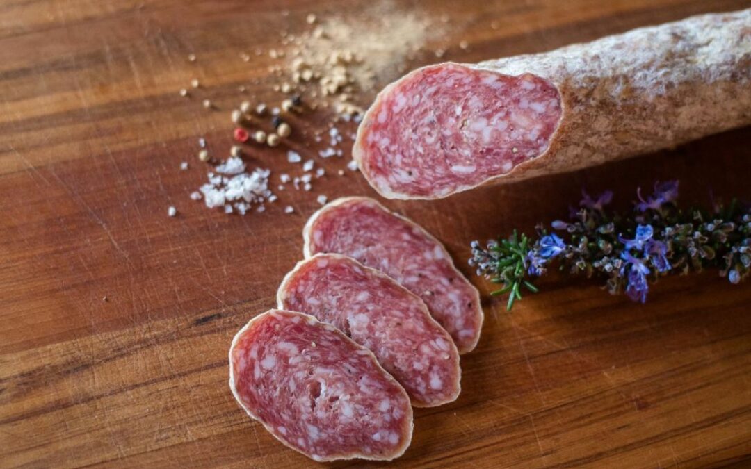 I nostri salami di suino: una produzione 100% artigianale